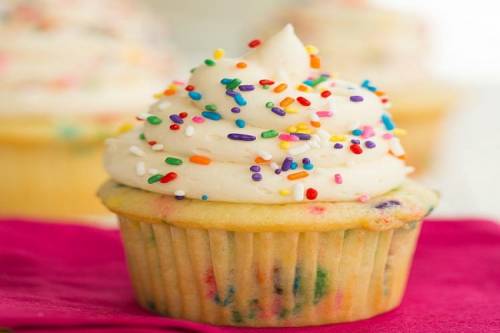 confeti cupcakes.jpg